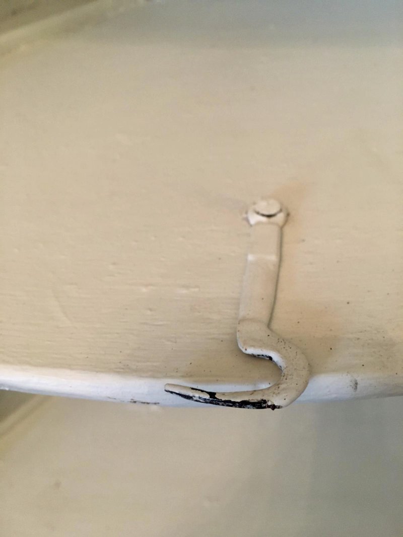 George III Mahogany Hanging Bow Front Corner Cabinet - Image 5